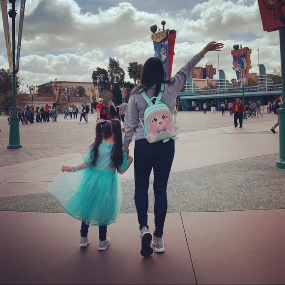 Meet your Posher, Kary - Picture 1 of 1